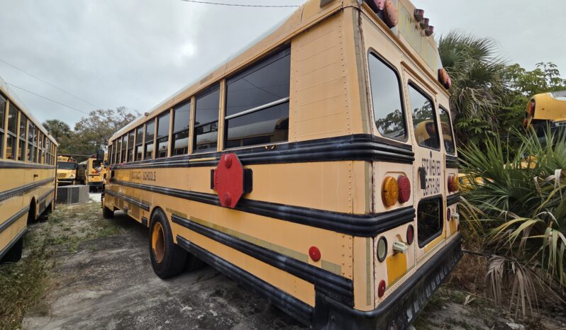 
								2004 freightliner school bus full									